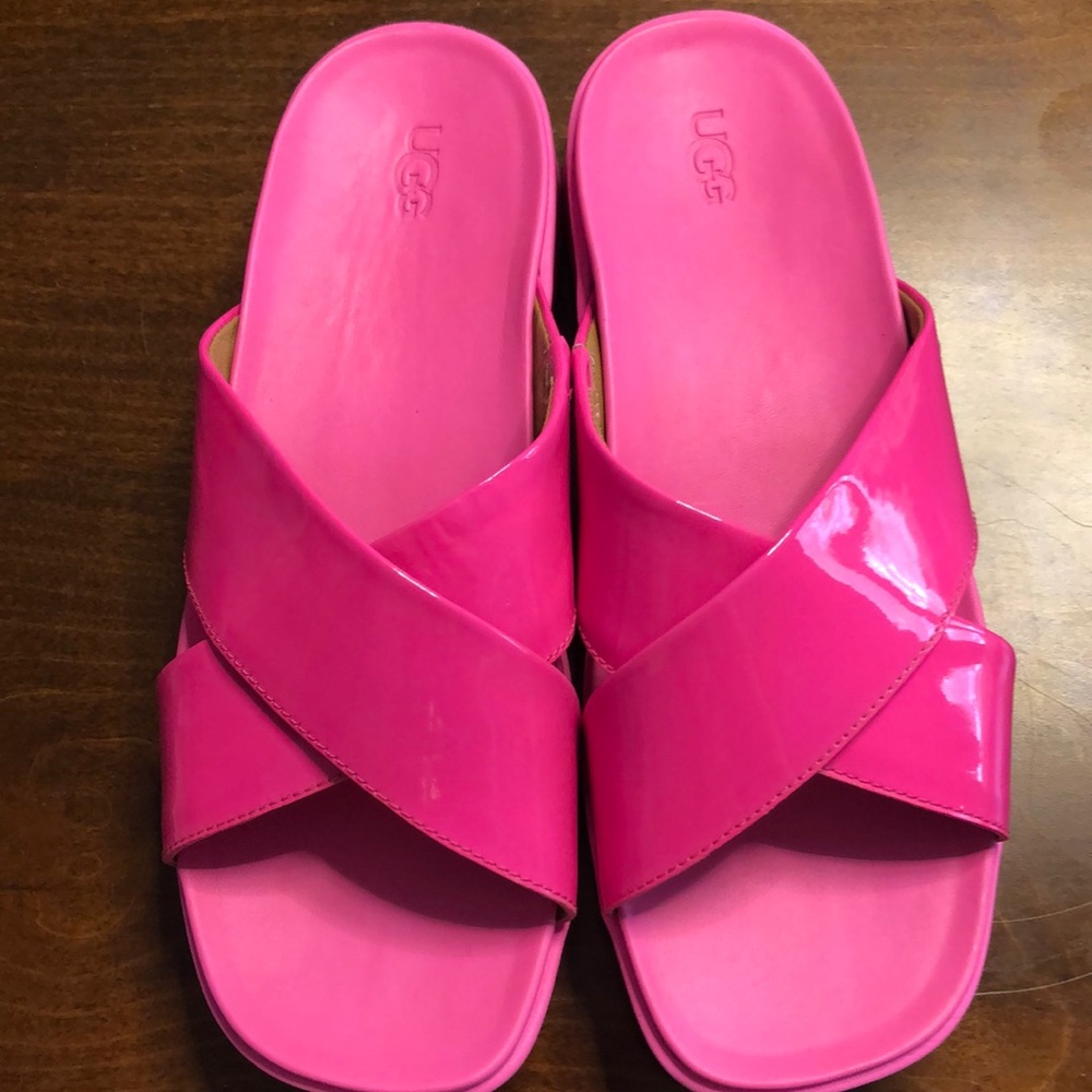 UGG Criss Cross Slides